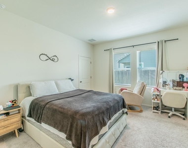 209 Dirty Harry Dr - Photo Thumbnail 11