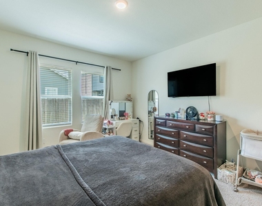 209 Dirty Harry Dr - Photo Thumbnail 12