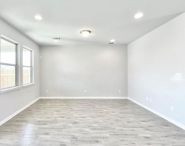 2525 Pecan Island Dr - Photo Thumbnail 13