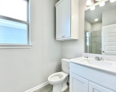 2525 Pecan Island Dr - Photo Thumbnail 17