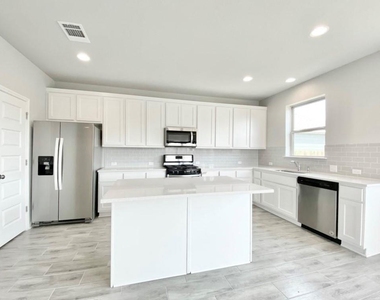 2525 Pecan Island Dr - Photo Thumbnail 12