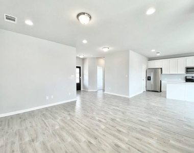 2525 Pecan Island Dr - Photo Thumbnail 6