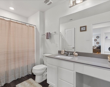 4531 Avellino Dr - Photo Thumbnail 20