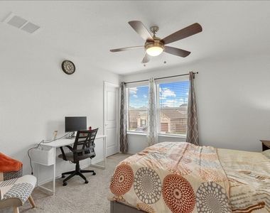 4531 Avellino Dr - Photo Thumbnail 24