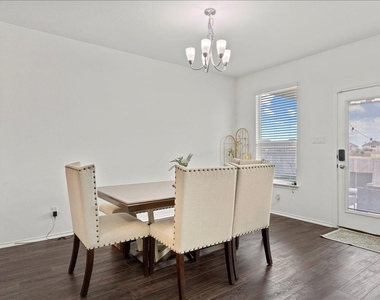 4531 Avellino Dr - Photo Thumbnail 11