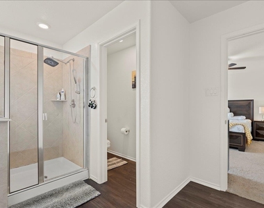 4531 Avellino Dr - Photo Thumbnail 18