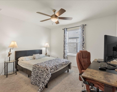 4531 Avellino Dr - Photo Thumbnail 19