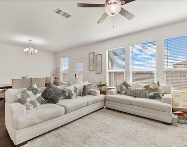 4531 Avellino Dr - Photo Thumbnail 9