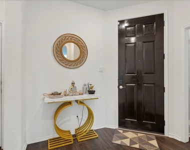 4531 Avellino Dr - Photo Thumbnail 4