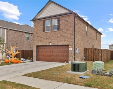 4531 Avellino Dr - Photo Thumbnail 30