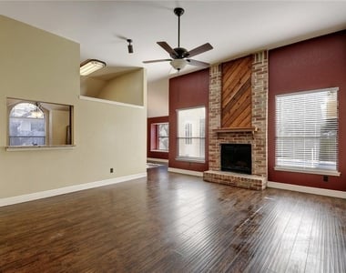 15811 De Peer Ave - Photo Thumbnail 4