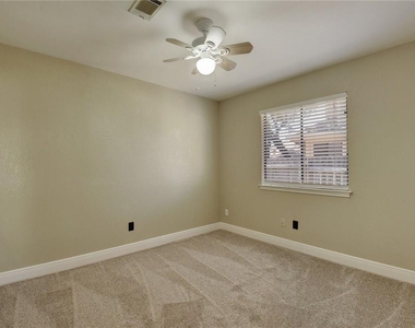 15811 De Peer Ave - Photo Thumbnail 19