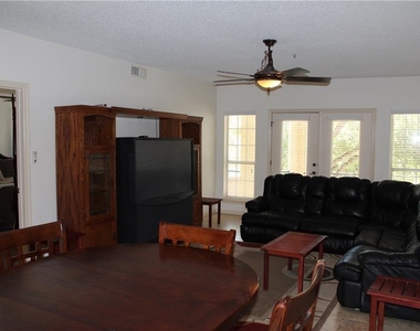 3404 American Dr - Photo Thumbnail 7