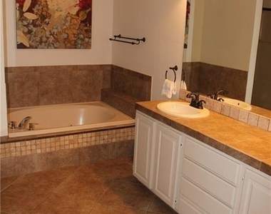 3404 American Dr - Photo Thumbnail 10