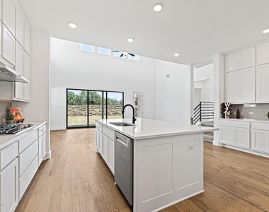 1105 Lickety Ln - Photo Thumbnail 10