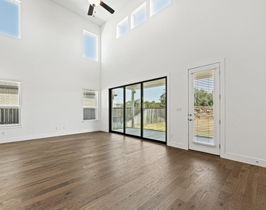 1105 Lickety Ln - Photo Thumbnail 1