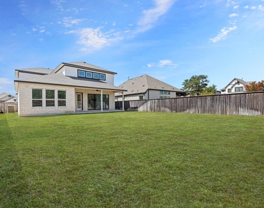1105 Lickety Ln - Photo Thumbnail 36