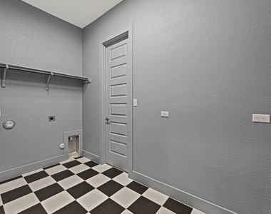 1105 Lickety Ln - Photo Thumbnail 30