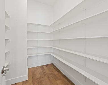 1105 Lickety Ln - Photo Thumbnail 12