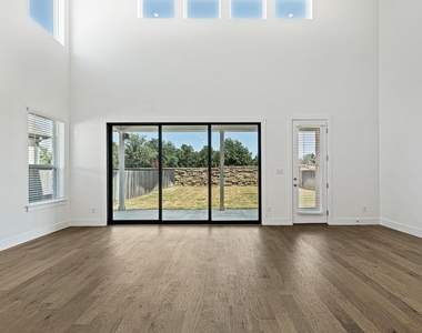 1105 Lickety Ln - Photo Thumbnail 5