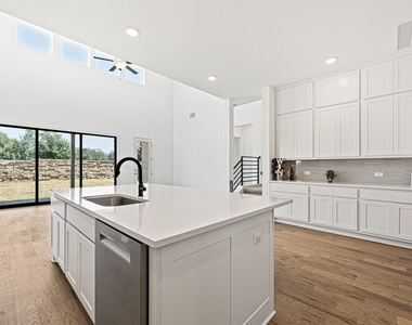 1105 Lickety Ln - Photo Thumbnail 11