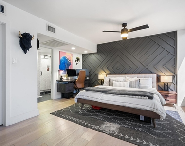 1212 Guadalupe St - Photo Thumbnail 17