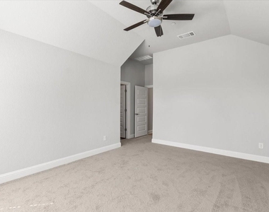 2605 Sam Bass Rd - Photo Thumbnail 15