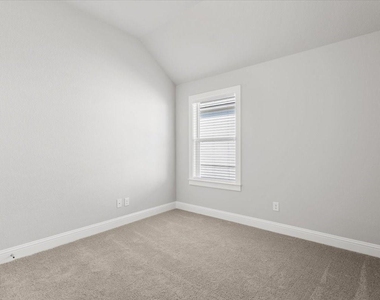 2605 Sam Bass Rd - Photo Thumbnail 20
