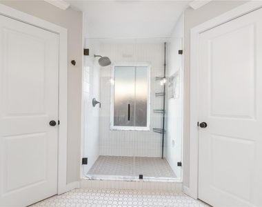 7505 Burly Oak Cir - Photo Thumbnail 13