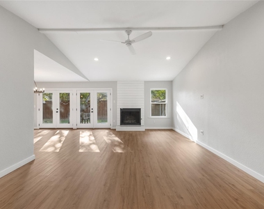 7505 Burly Oak Cir - Photo Thumbnail 3