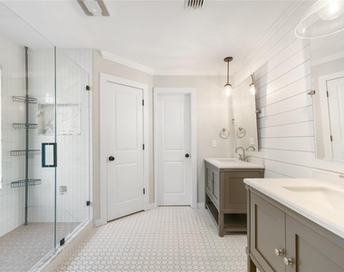 7505 Burly Oak Cir - Photo Thumbnail 12