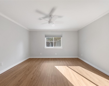 7505 Burly Oak Cir - Photo Thumbnail 11