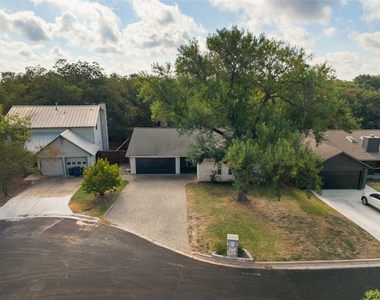 7505 Burly Oak Cir - Photo Thumbnail 1