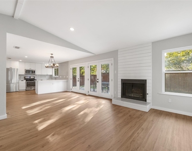 7505 Burly Oak Cir - Photo Thumbnail 4