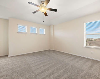 713 Carillion Dr - Photo Thumbnail 10