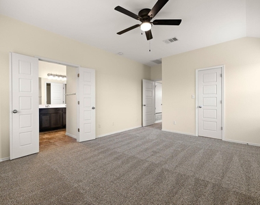 713 Carillion Dr - Photo Thumbnail 15