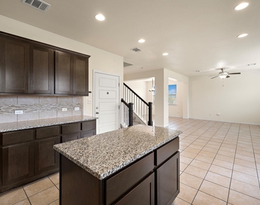 713 Carillion Dr - Photo Thumbnail 8