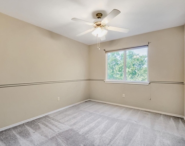 17204 Village Glen Rd - Photo Thumbnail 14