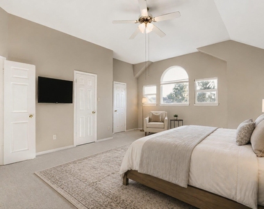17204 Village Glen Rd - Photo Thumbnail 12