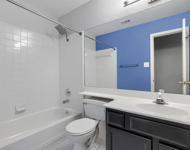 17204 Village Glen Rd - Photo Thumbnail 15