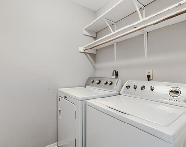 17204 Village Glen Rd - Photo Thumbnail 10