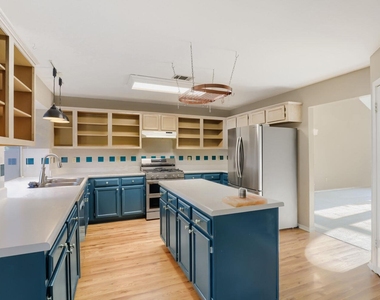17204 Village Glen Rd - Photo Thumbnail 7