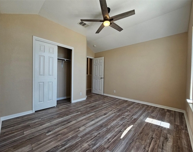19001 Leigh Ln - Photo Thumbnail 26
