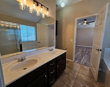 19001 Leigh Ln - Photo Thumbnail 21