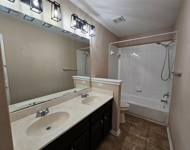 19001 Leigh Ln - Photo Thumbnail 30