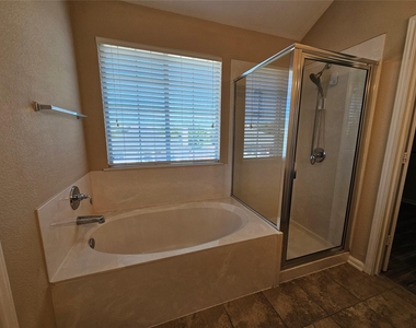 19001 Leigh Ln - Photo Thumbnail 22