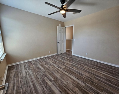19001 Leigh Ln - Photo Thumbnail 29