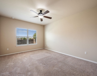 231 Northern Flicker St - Photo Thumbnail 14