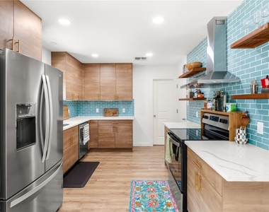 1211 Sahara Ave - Photo Thumbnail 14