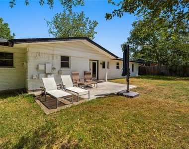 1211 Sahara Ave - Photo Thumbnail 24